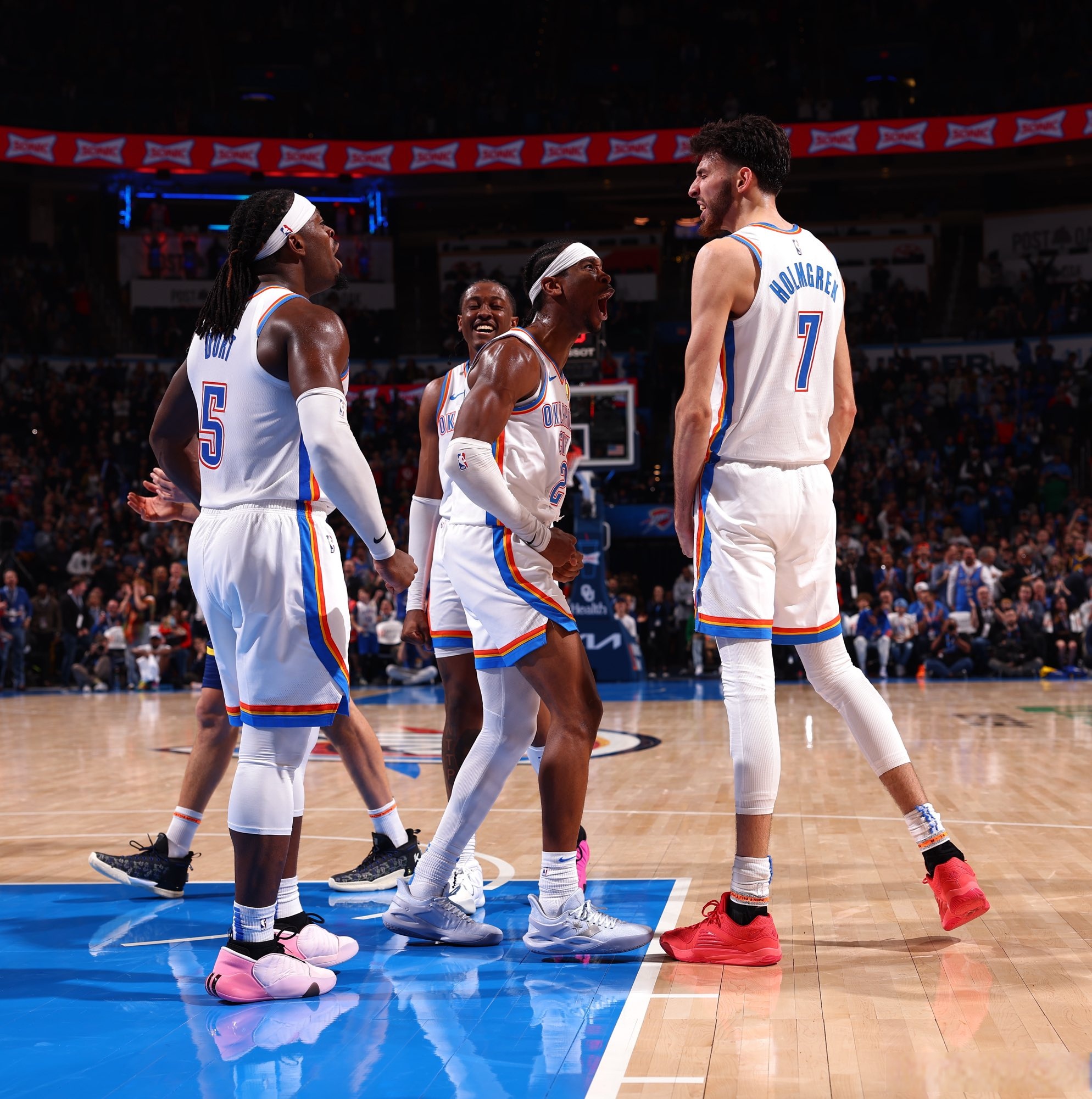 窗口期NBA总决赛焦点战，俄克拉荷马雷霆内部沟通，底气十足，年轻球员得到机会的简单介绍